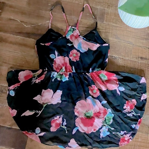 Layered Tank Top - Picture 2 of 6